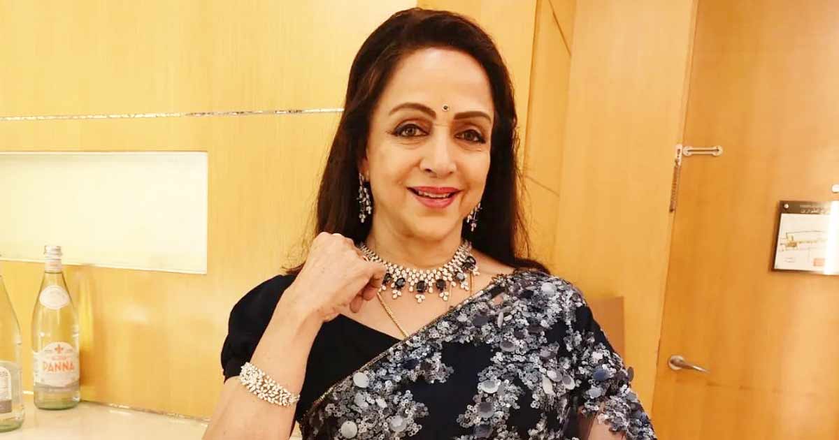 hema-malini-saying-arey-mere-haath-mein-land-aajayega-in-a-snippet-of-old-interview-goes-viral-netizens-are-having-double-meaning-fun-deets-inside-01